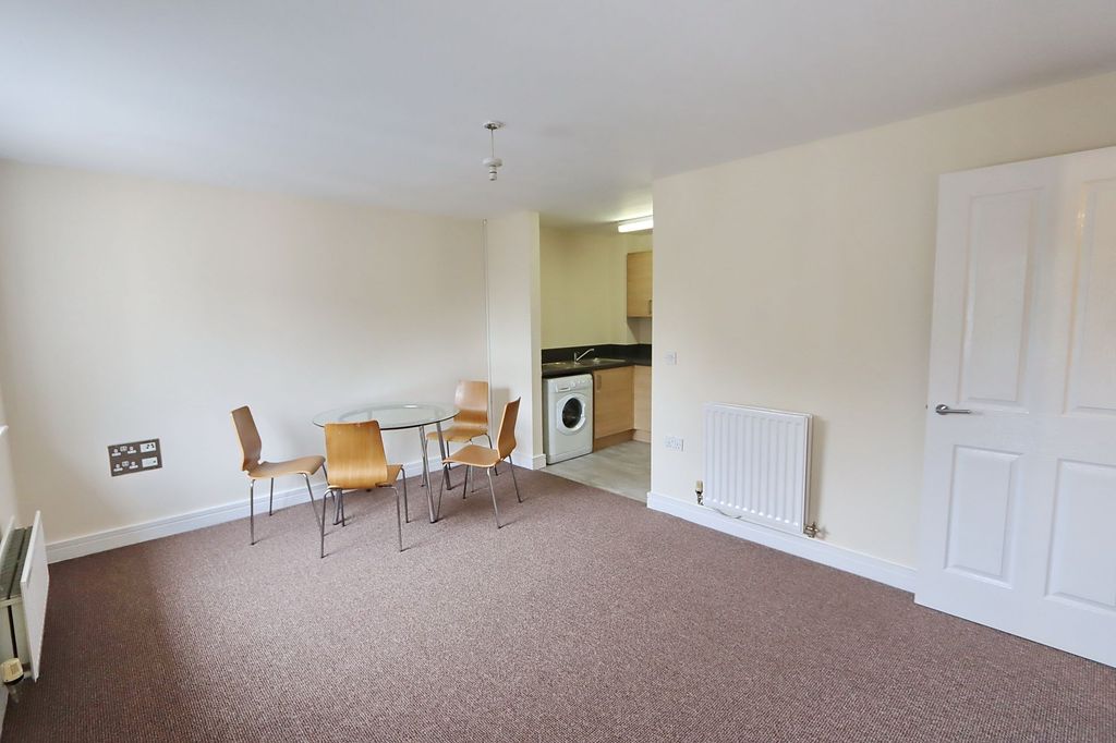 Property photo 3 of 11