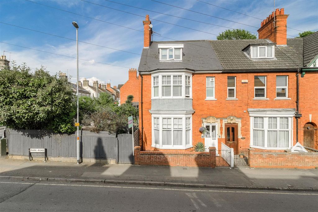 Property photo 1 of 34