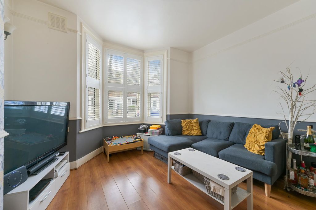 Property photo 2 of 17