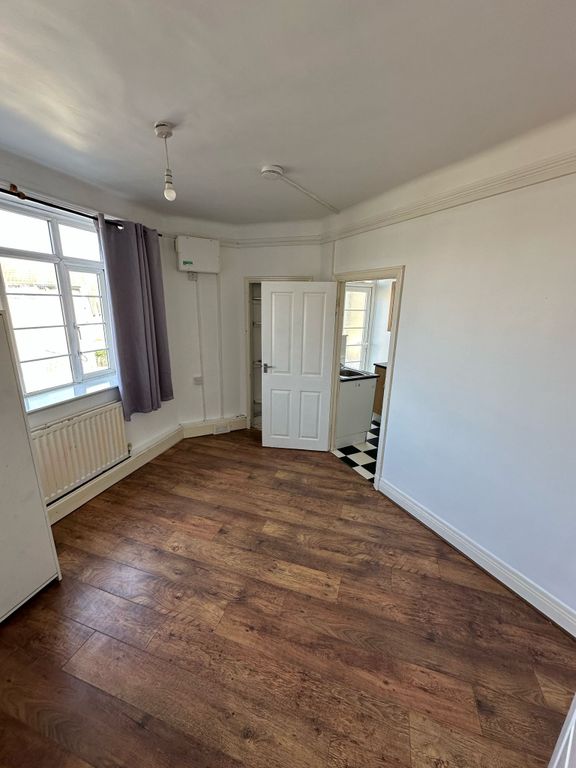 Property photo 1 of 4