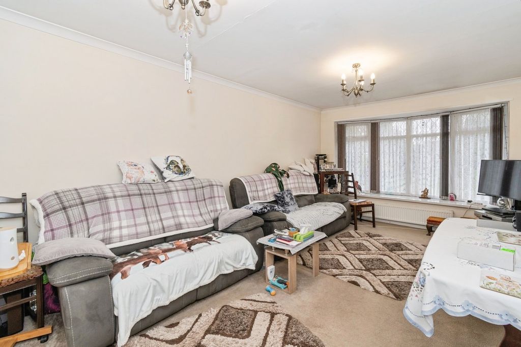 Property photo 3 of 13