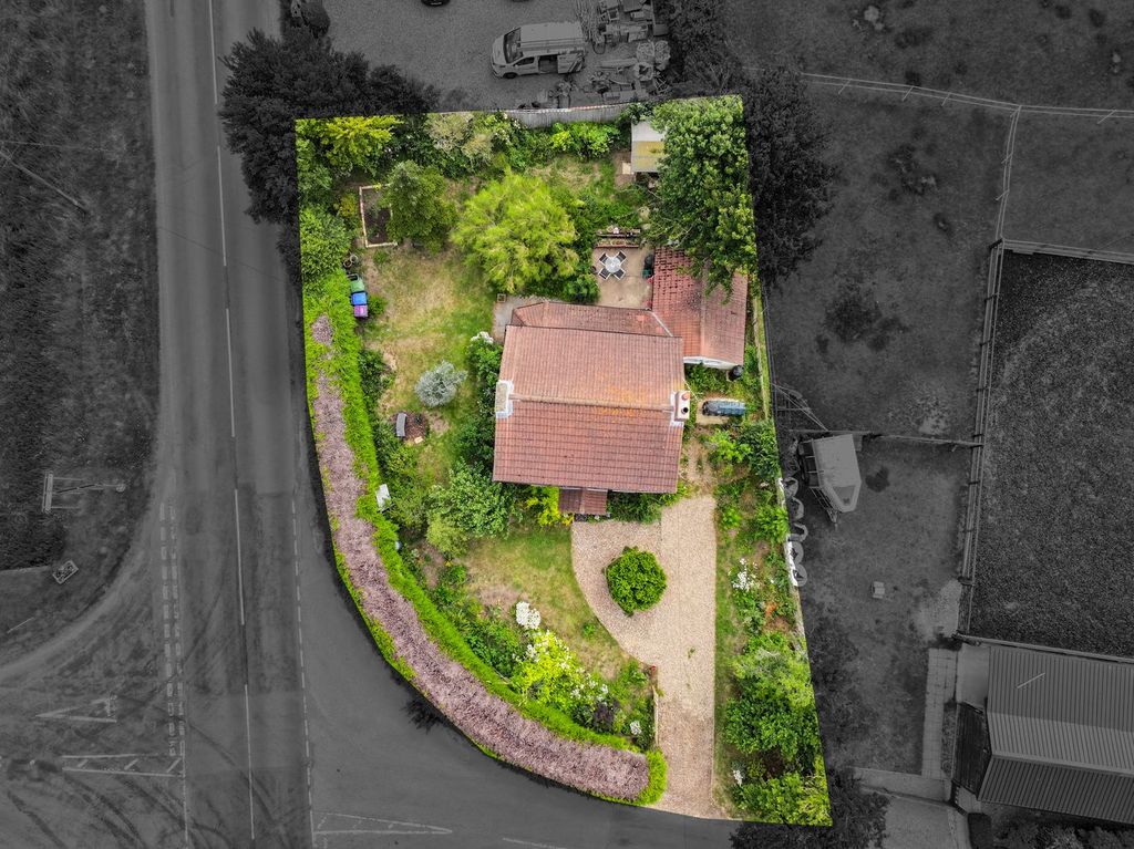 Property photo 2 of 19