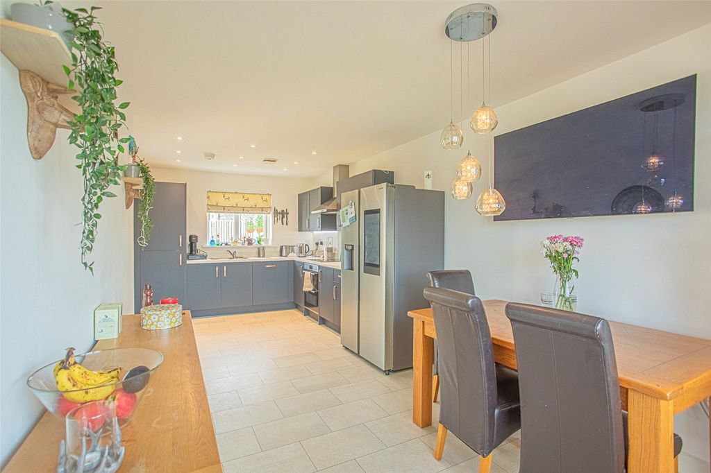 Property photo 2 of 16 Picture No. 03