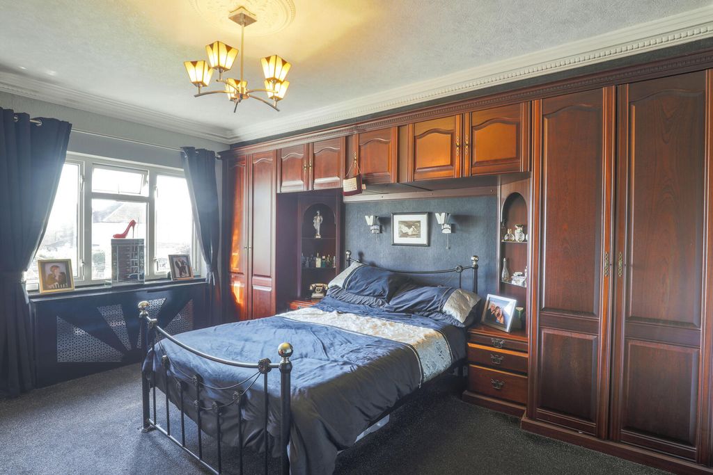 Additional image 9 of 3 bed semi-detached house for saleCoulsdon Road, Coulsdon CR5