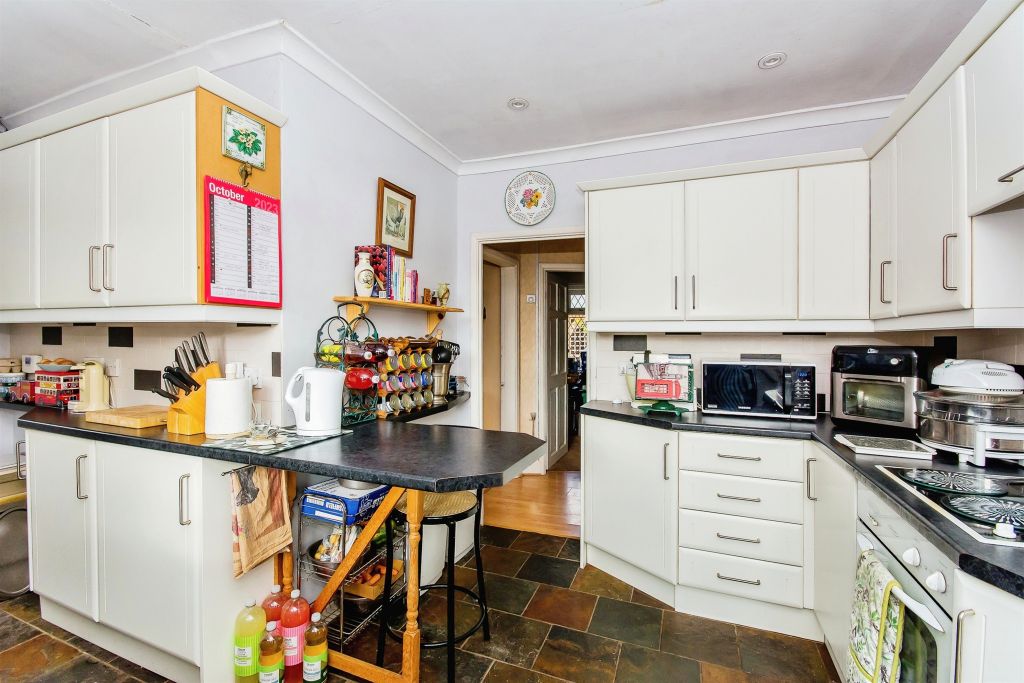 Property photo 3 of 16