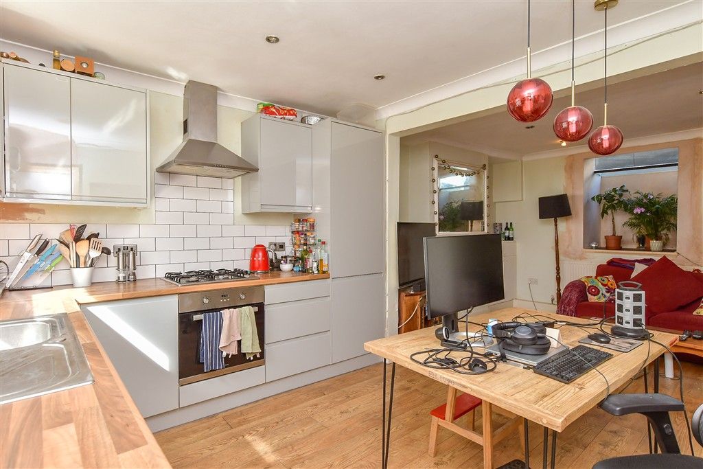 Property photo 3 of 10 Lounge/ Kitchen/ Diner