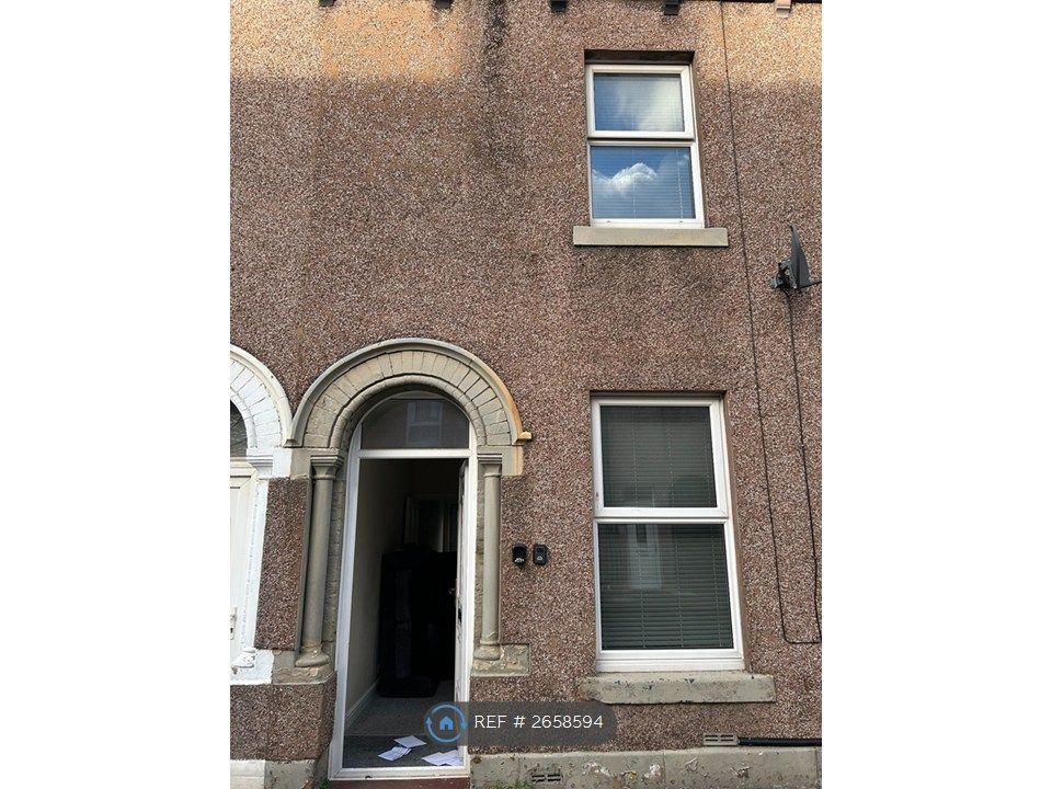 Property photo 2 of 11