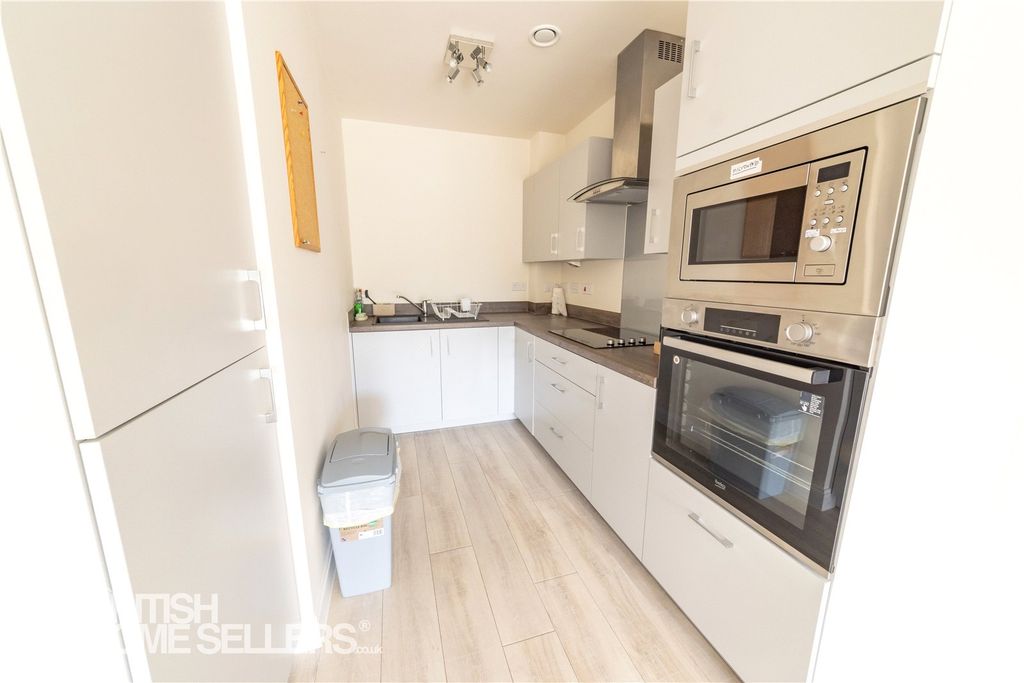 Property photo 3 of 12 Picture No. 10