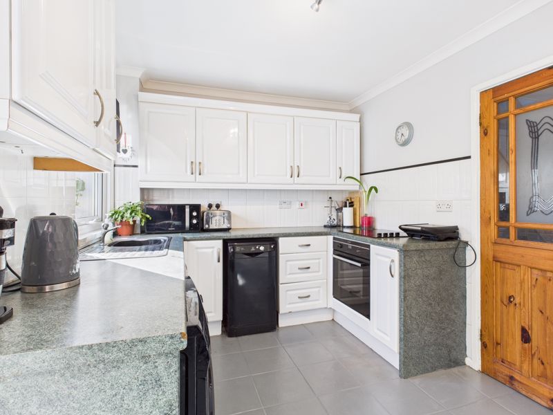 Property photo 2 of 12 Kitchen