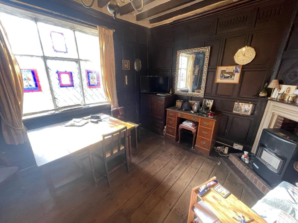 Property photo 3 of 11 Hazlitt House Study