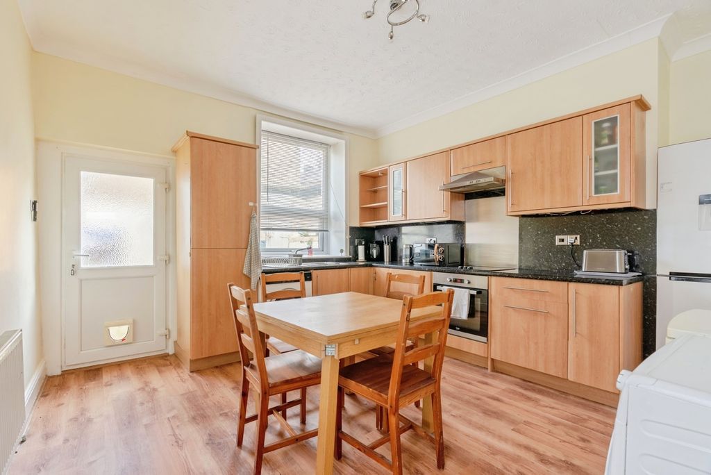 Property photo 2 of 16 Photo