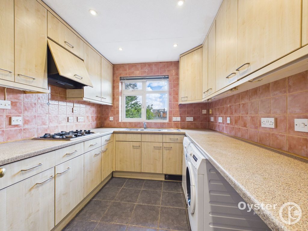 Property photo 3 of 14 Kitchen