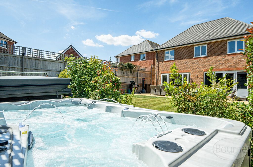 Property photo 2 of 18 Af48Ec3d-B159-475...