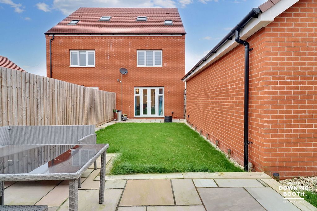 Property photo 2 of 22