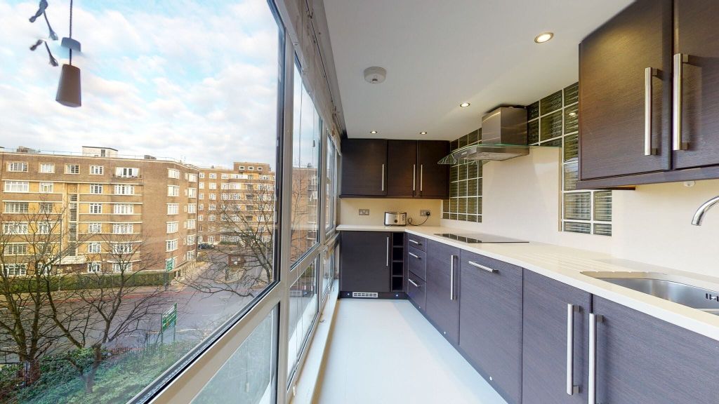 Property photo 2 of 21 Kitchen