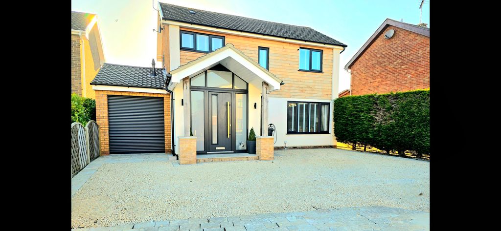 Property photo 2 of 37