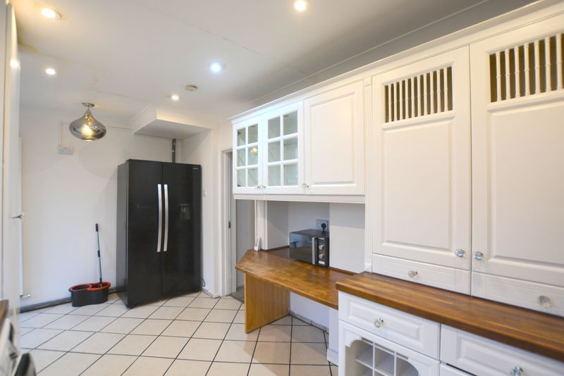 Property photo 3 of 9 Photo 7