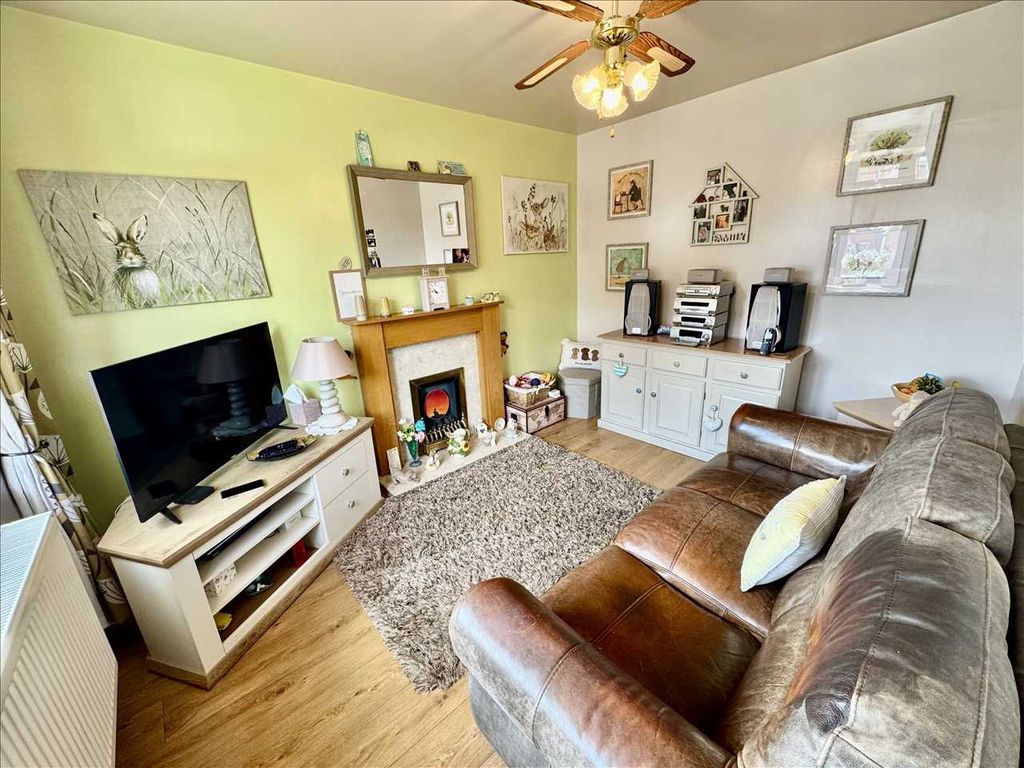 Property photo 3 of 10 Sitting Room