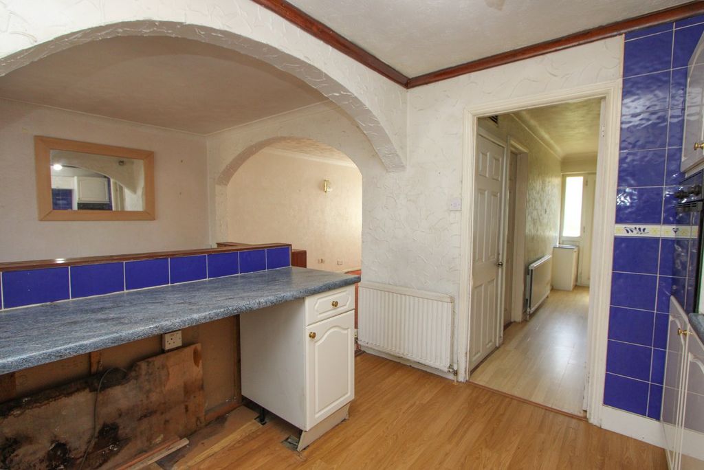 Property photo 3 of 21