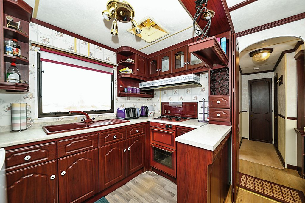 Property photo 3 of 15 Kitchen