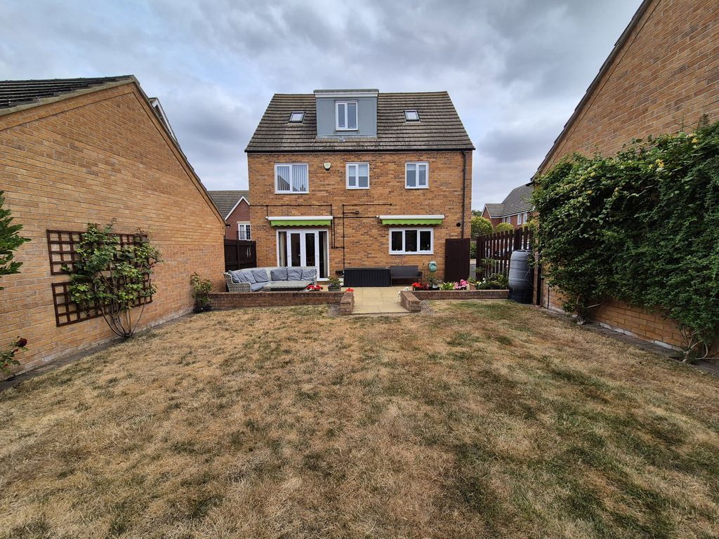 Property photo 2 of 6