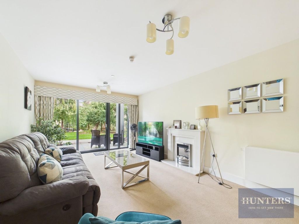 Property photo 3 of 20 Living Room