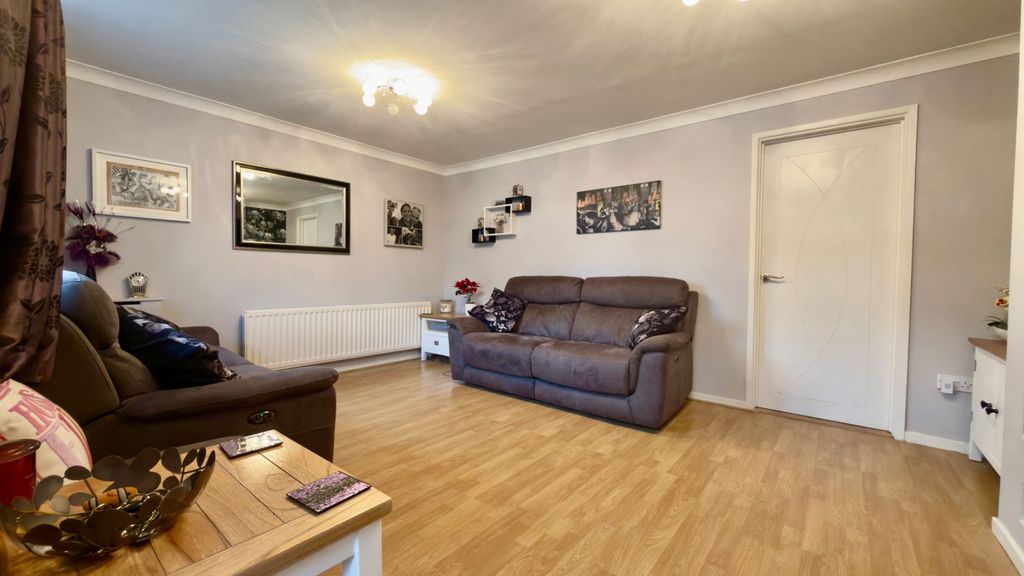 Property photo 2 of 20