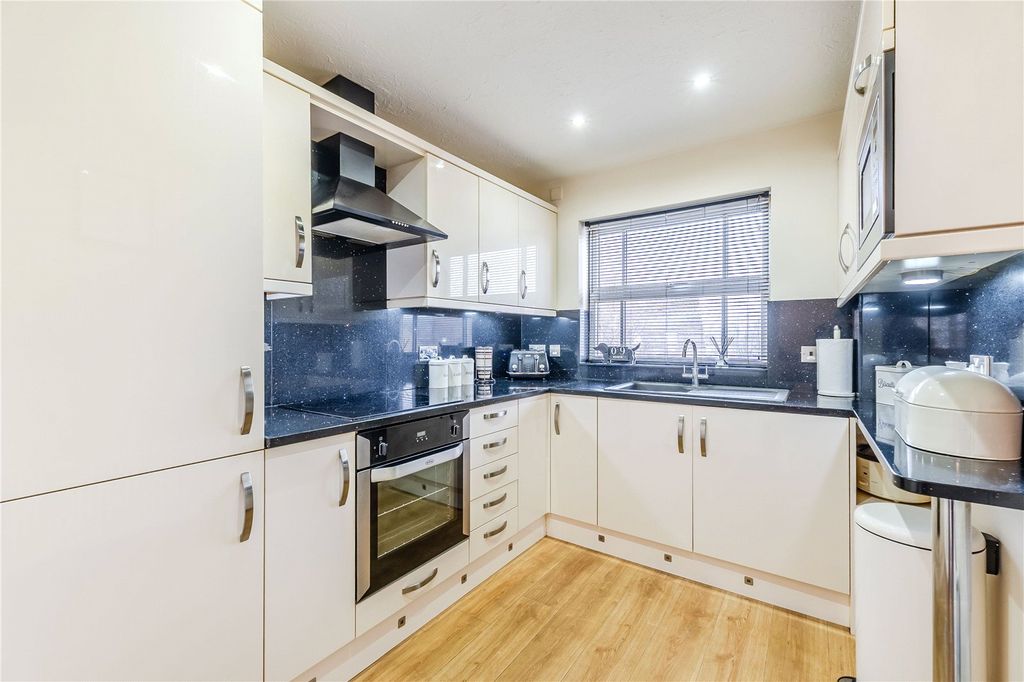 Property photo 2 of 12 Picture No. 09