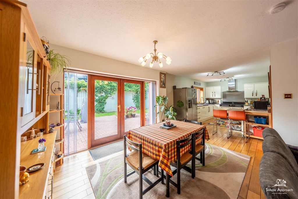 Property photo 3 of 56 Dsc09620-Hdr.Jpg