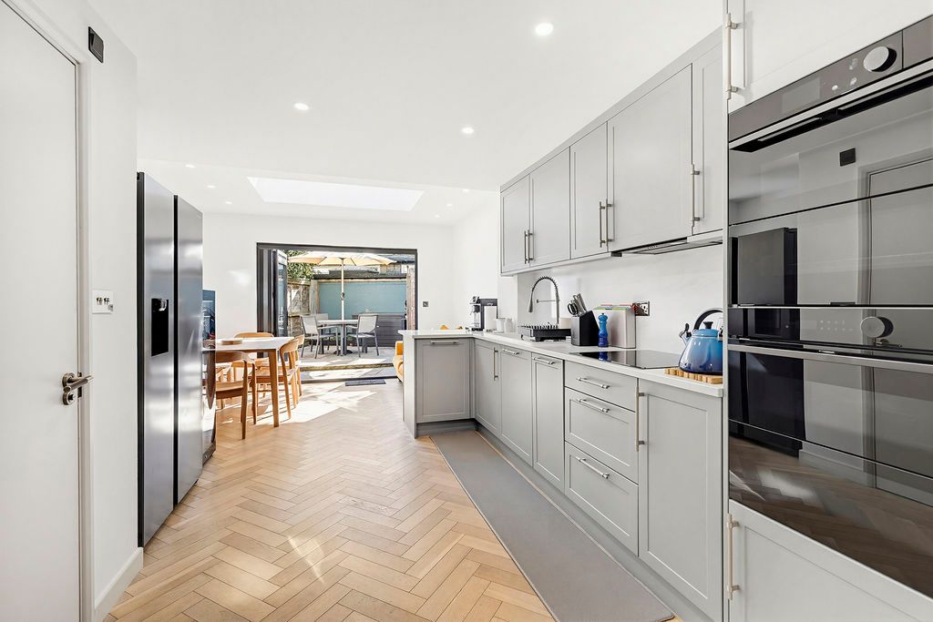 Property photo 2 of 14 Photo 8