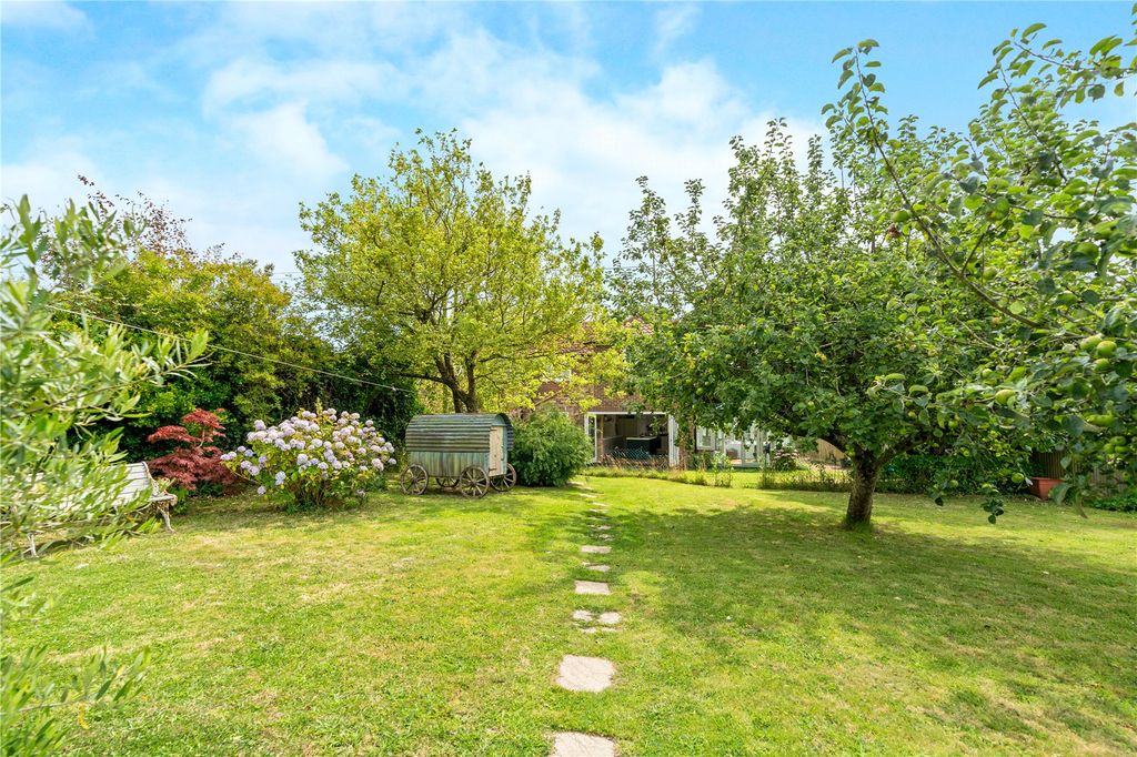 Property photo 2 of 38 Picture No. 10