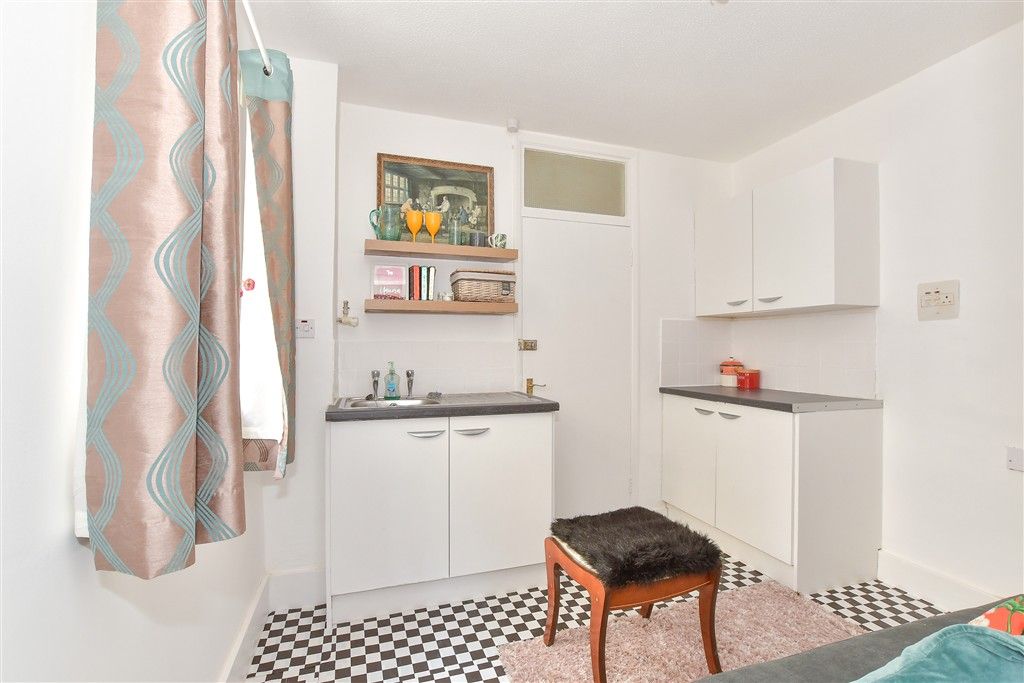 Property photo 2 of 5 Lounge/ Kitchen