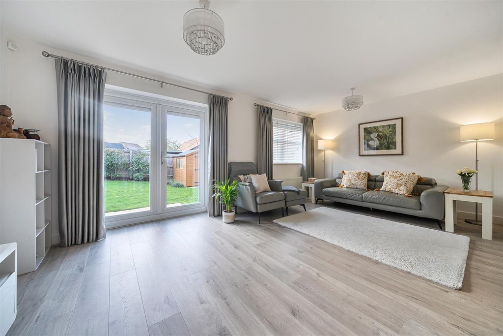 Property photo 2 of 19 1383732-7-6927121F6A2Ab.Jpg