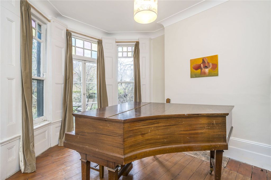 Property photo 3 of 15 Picture No. 12