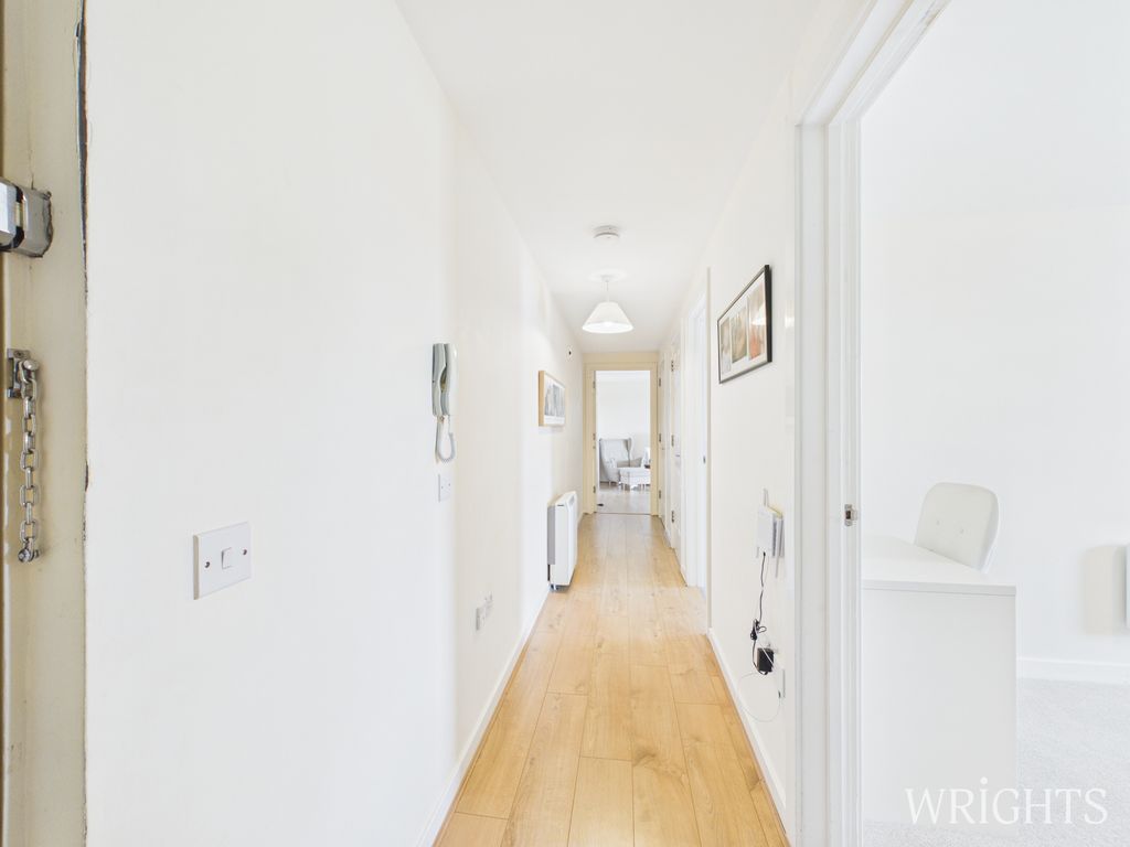 Property photo 3 of 15 Cam05659G0-Pr0192-Still011