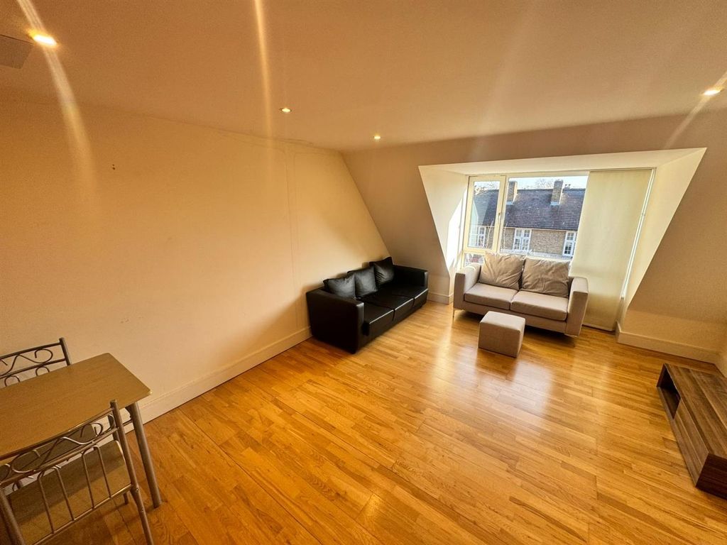 Property photo 3 of 10 Whatsapp Image 2025-11-27 At 15.43.51.Jpeg