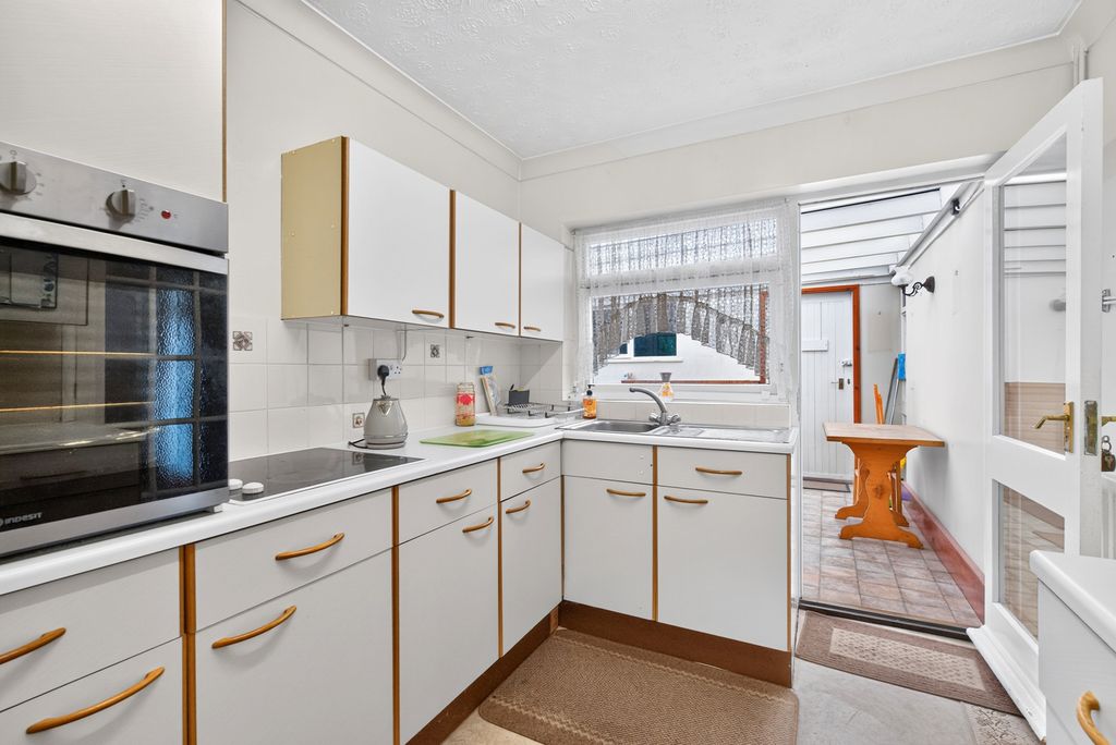 Property photo 3 of 21 Pbox-Img.Jpg