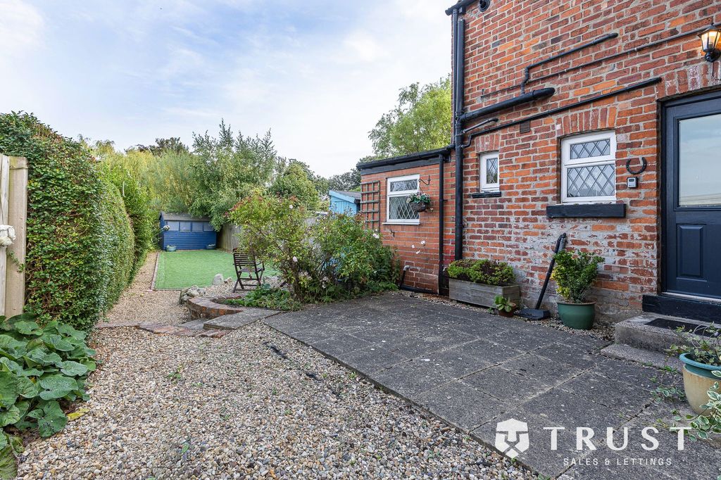 Property photo 3 of 46