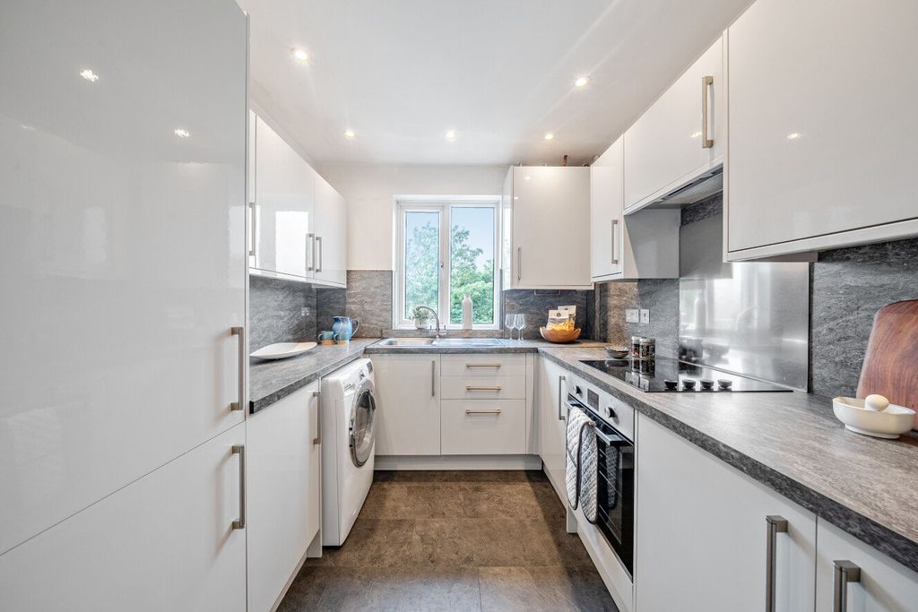 Property photo 3 of 7 Picture No. 15