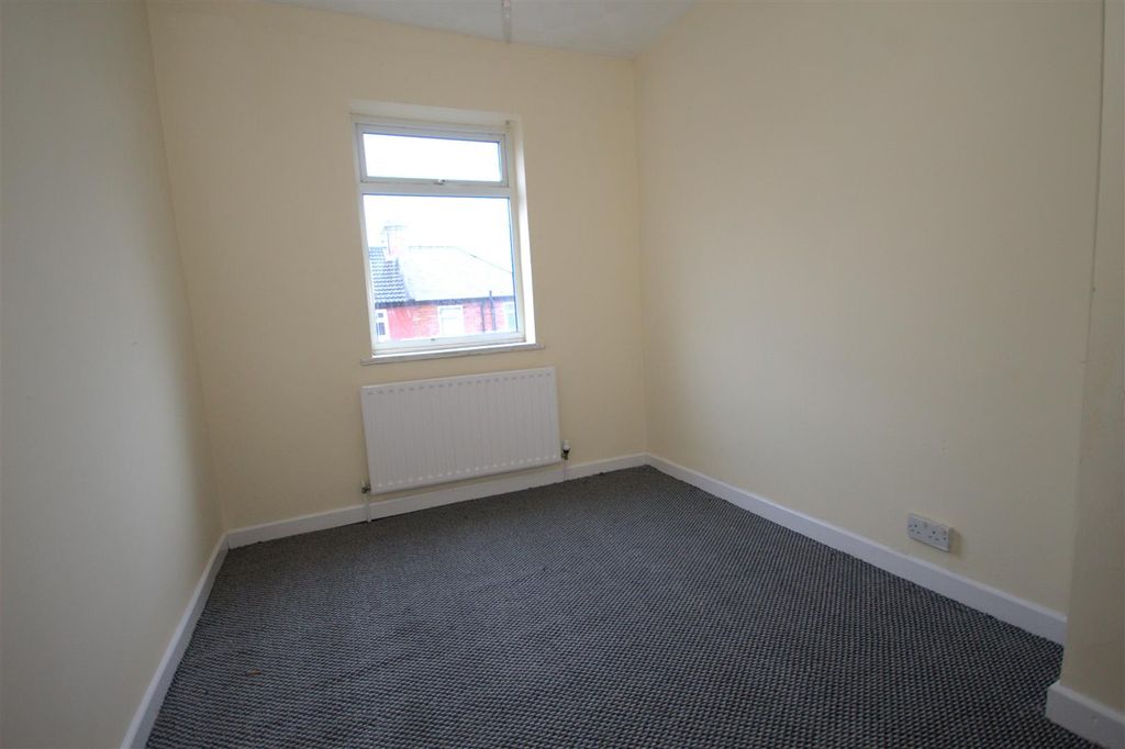 Property photo 2 of 7 Bedroom 2