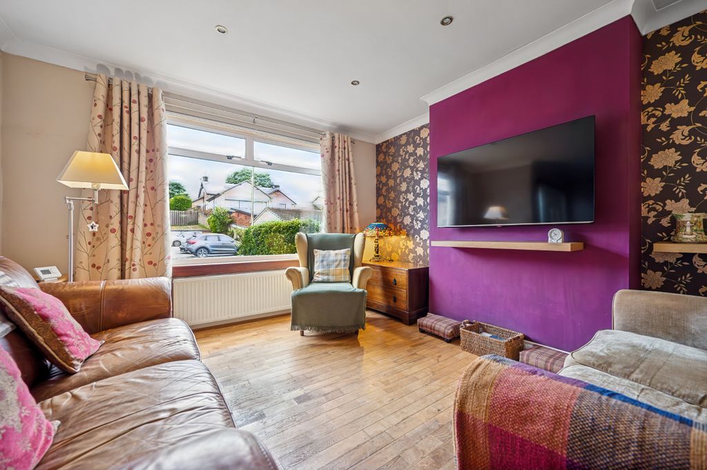 Property photo 2 of 31