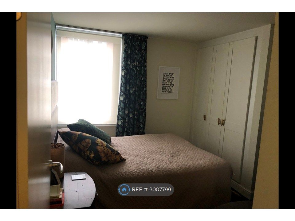 Property photo 2 of 9 Bedroom