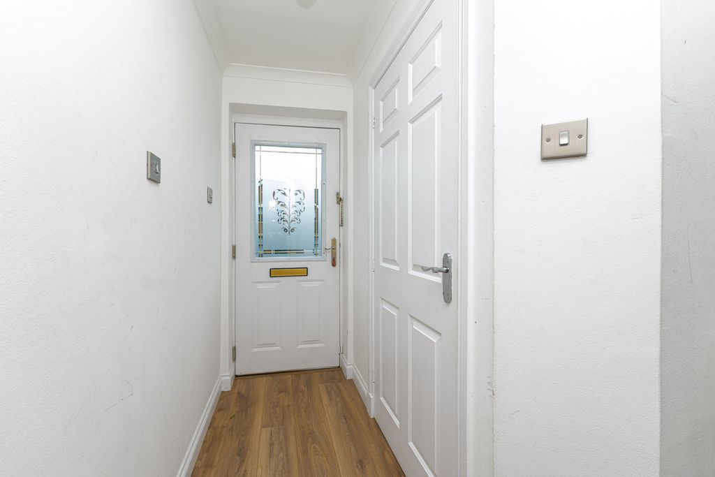 Property photo 3 of 25