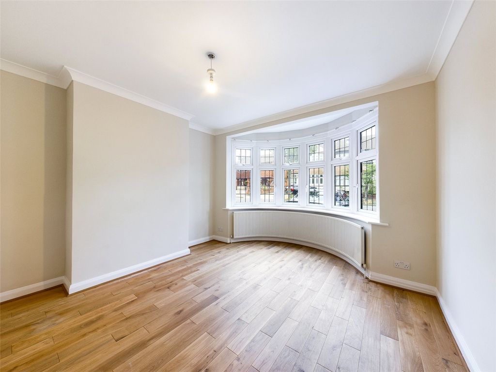 Property photo 2 of 16 Picture No. 02