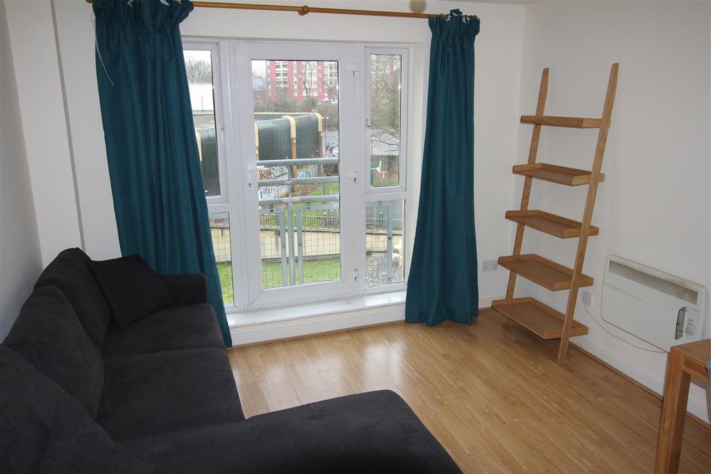 Property photo 2 of 9