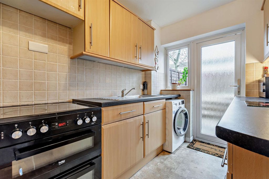 Property photo 3 of 13 Kitchen