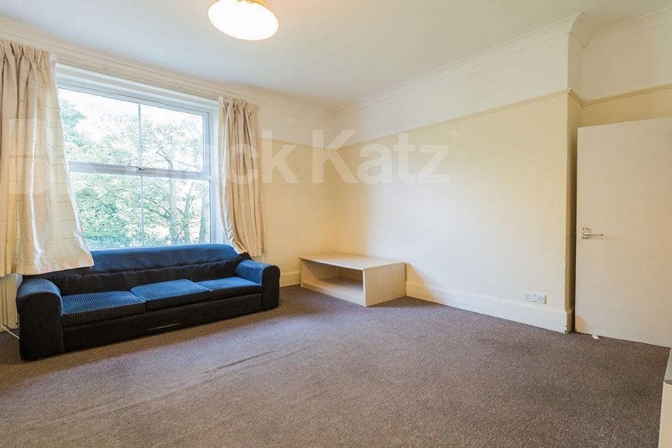 Property photo 2 of 8