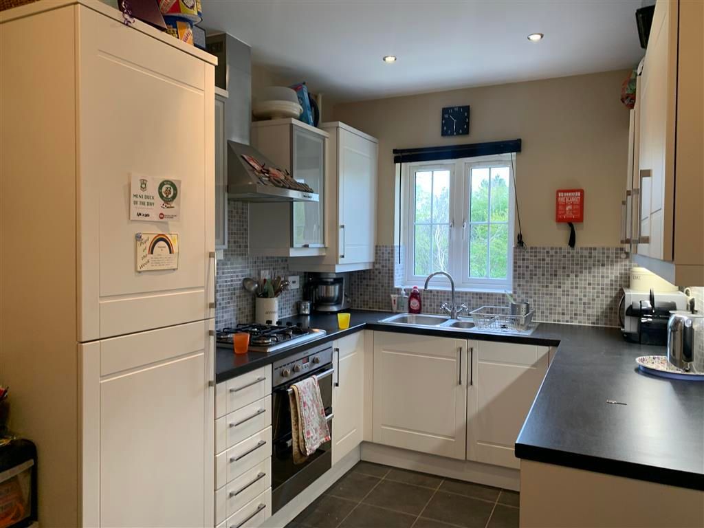 Property photo 2 of 9 Kitchen