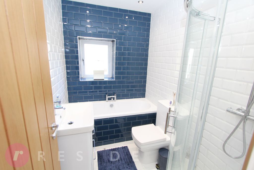 Property photo 3 of 15 Bathroom