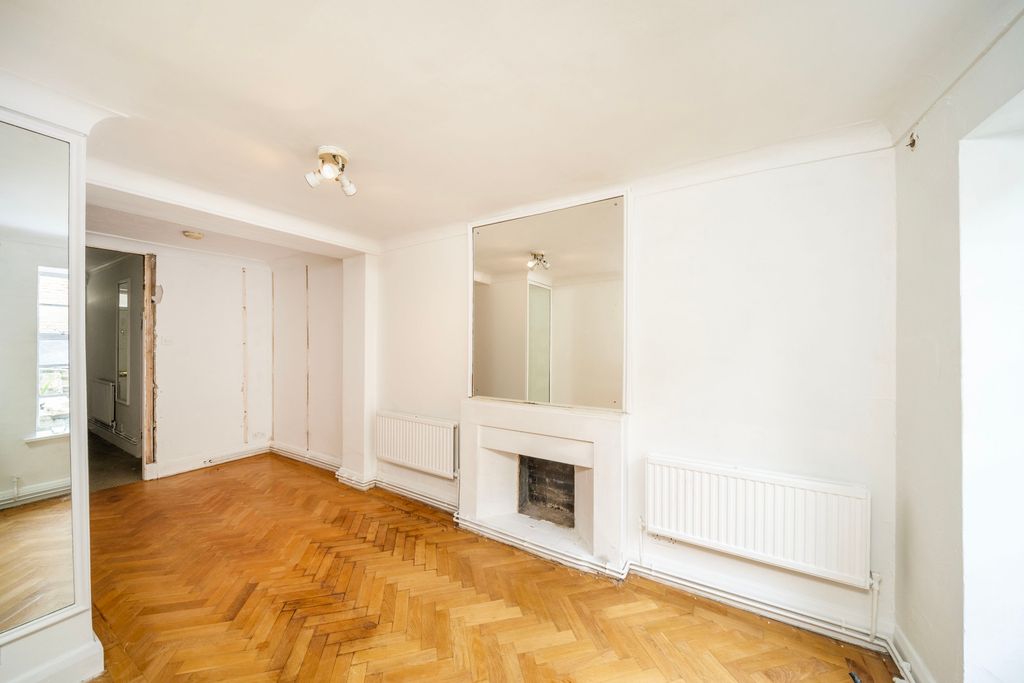 Property photo 3 of 8 Picture No. 05